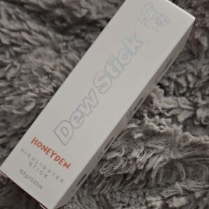 TYS Beauty Dew Stick Highlighter - Honeydew NEW